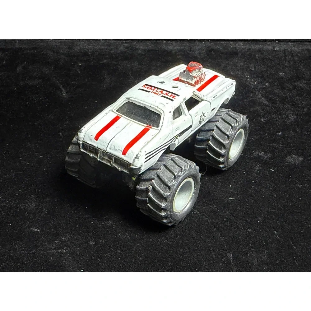 Vintage Yatming SQUASH Unit-Super Sedan, Monster Truck, Diecast White 1/64 85003